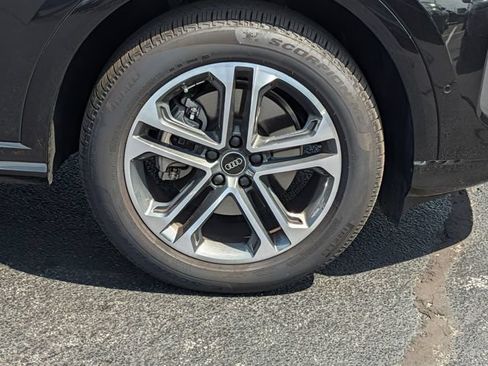 Certified 2025 Audi Q5 Premium AWD/4WD image 9