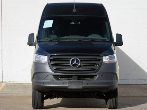 Used 2023 Mercedes-Benz Sprinter 2500 image 7