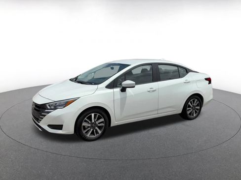 Used 2025 Nissan Versa SV FWD image 6