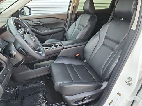 Used 2023 Nissan Rogue SL w/ SL Premium Package image 8