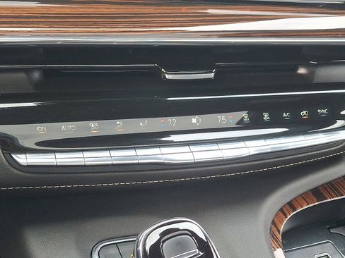 Used 2023 Cadillac Escalade ESV Premium Luxury image 24