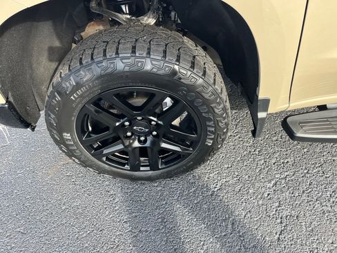 Used 2023 Chevrolet Silverado 1500 LT Trail Boss w/ Protection Package image 34