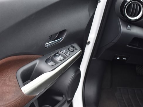 Used 2019 Nissan Kicks SR w/ Exterior Package image 23