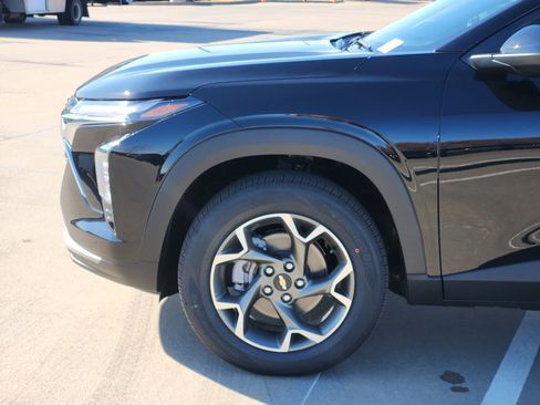 New 2026 Chevrolet Trax LT w/ Driver Confidence Package image 5