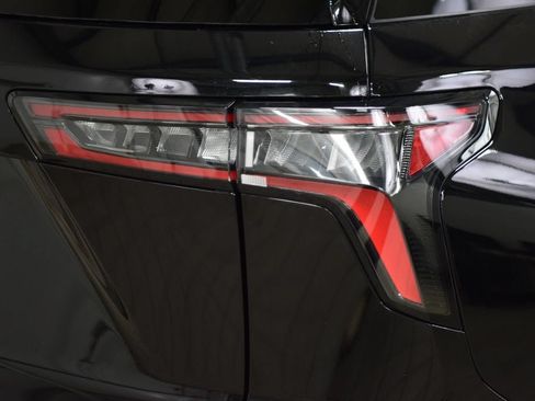 New 2026 Chevrolet Equinox ACTIV AWD/4WD image 21
