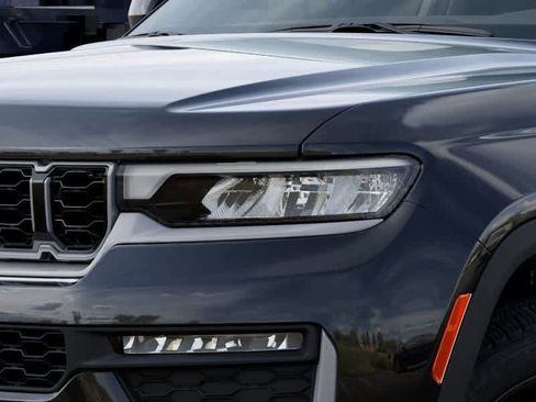 New 2026 Jeep Grand Cherokee L Limited w/ Limited Altitude Package image 10