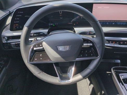 Certified 2024 Cadillac Lyriq Luxury image 3