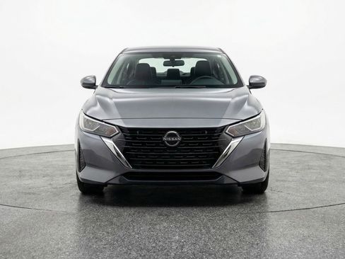 Used 2025 Nissan Sentra SV image 2