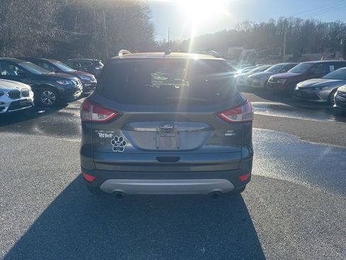 Used 2016 Ford Escape SE w/ Equipment Group 201A image 5