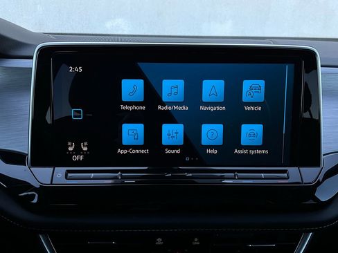 Used 2025 Volkswagen Atlas Cross Sport SE image 28