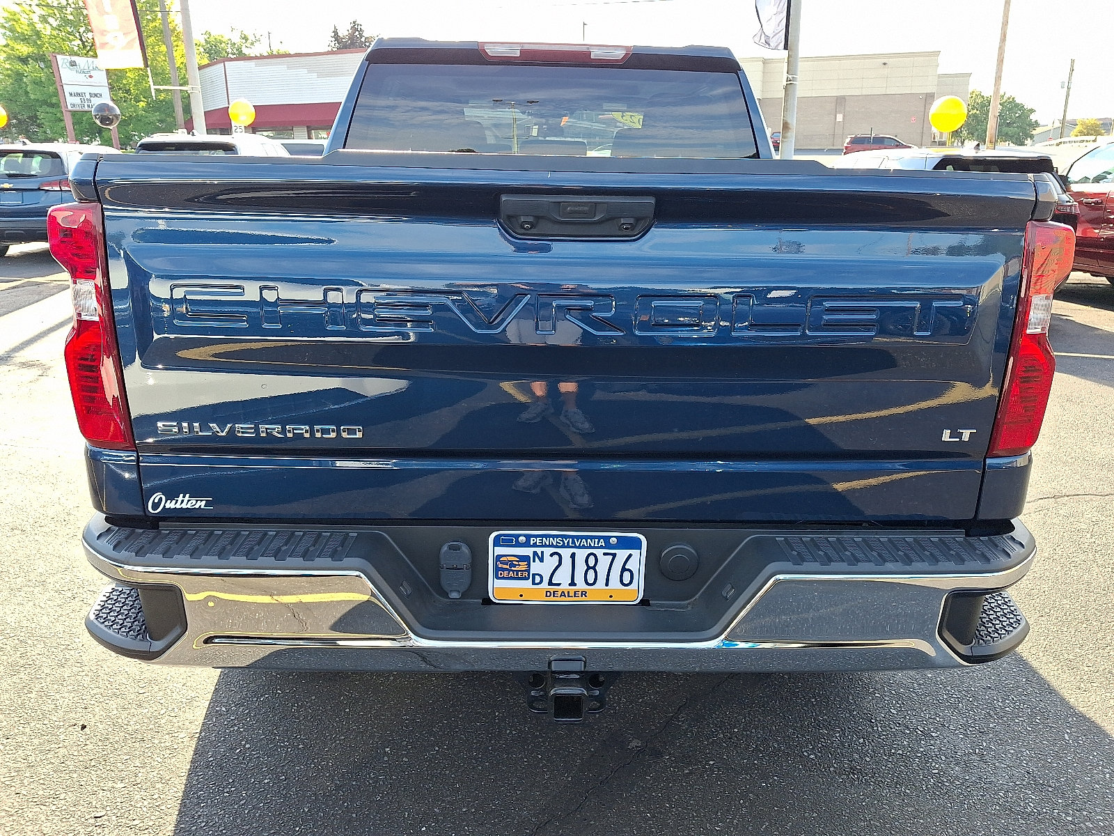 Used 2023 Chevrolet Silverado 1500 LT AWD/4WD image 5