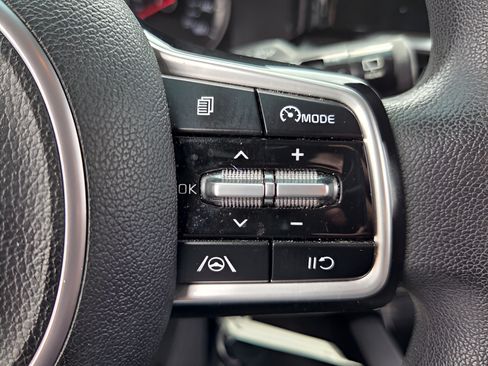 Used 2022 Kia Sorento LX FWD image 23