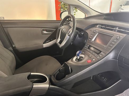 Used 2014 Toyota Prius image 12