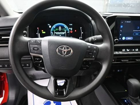 Used 2025 Toyota Camry LE FWD image 15
