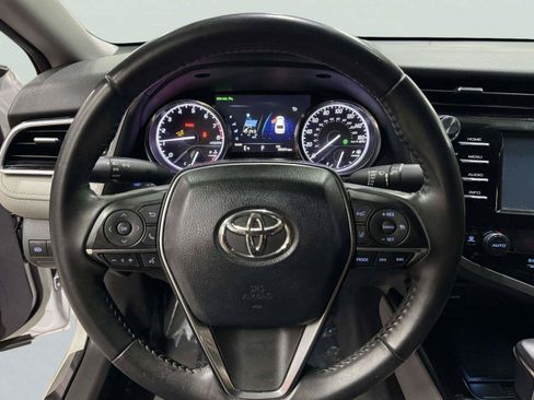 Used 2018 Toyota Camry XLE FWD image 17
