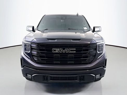 Used 2022 GMC Sierra 1500 Elevation RWD image 2
