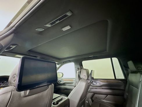 Used 2021 Chevrolet Suburban High Country image 13