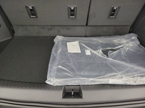 New 2026 Chevrolet Traverse RS w/ LPO, Illumination Package FWD image 31