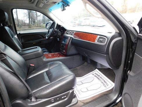 Used 2013 Chevrolet Tahoe LT w/ Luxury Package image 14