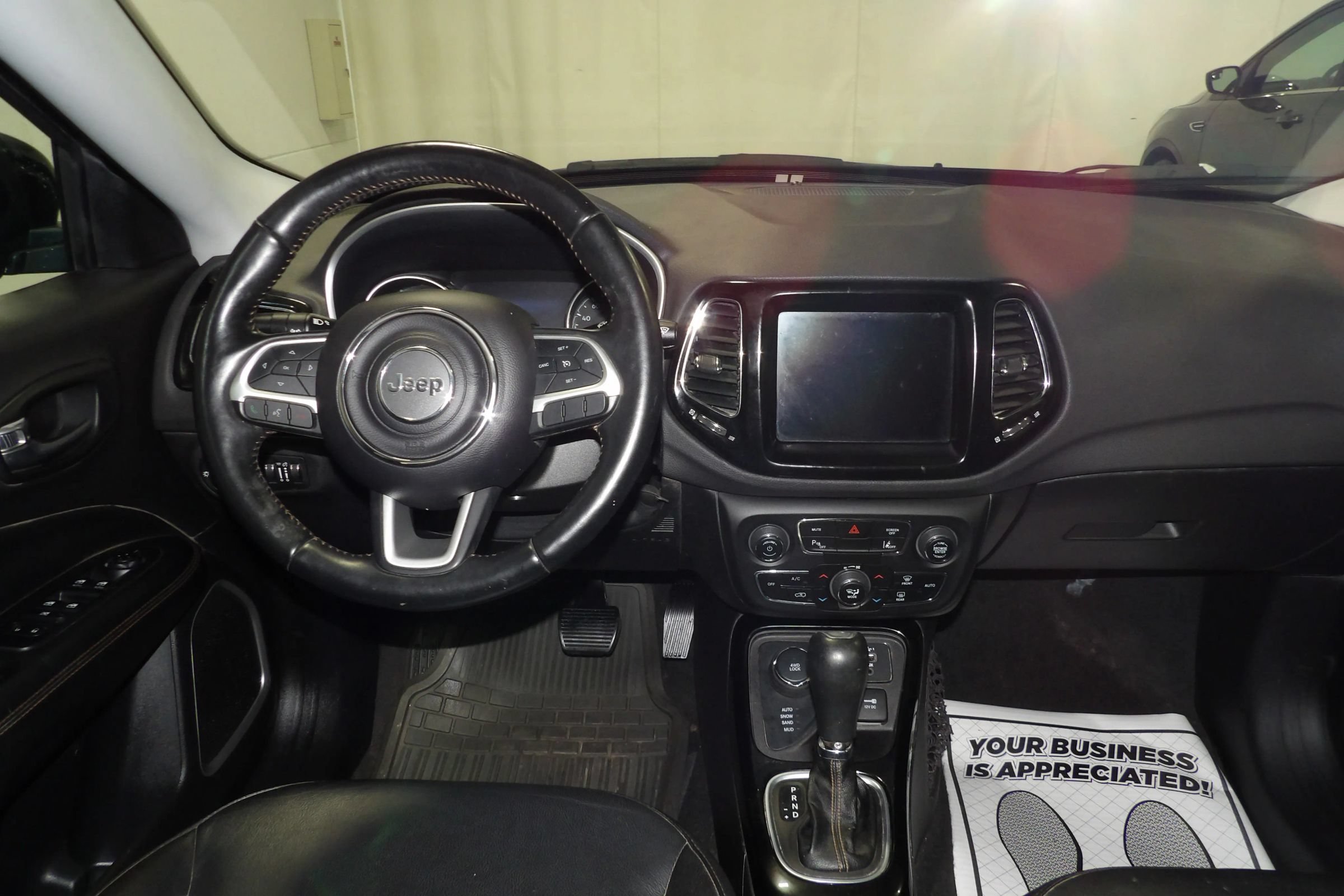 Used 2020 Jeep Compass Limited AWD/4WD image 10