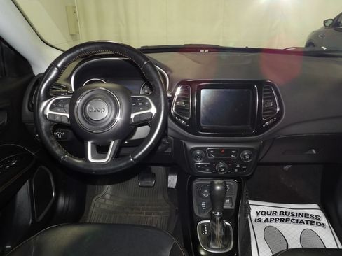 Used 2020 Jeep Compass Limited AWD/4WD image 10