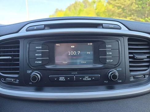 Used 2016 Kia Sorento LX FWD image 26