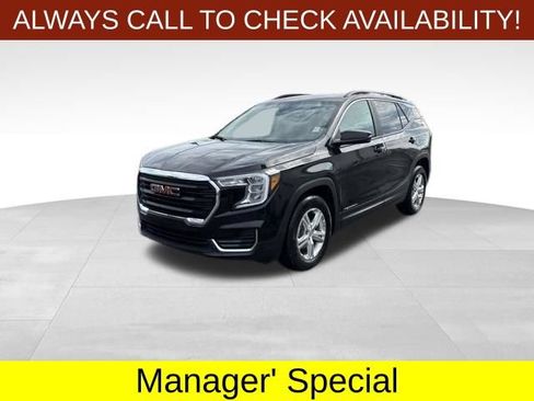 Used 2024 GMC Terrain SLE w/ Driver Convenience Package FWD image 3