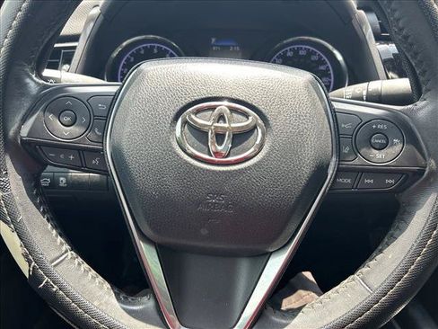 Used 2019 Toyota Camry SE w/ Convenience Package FWD image 16