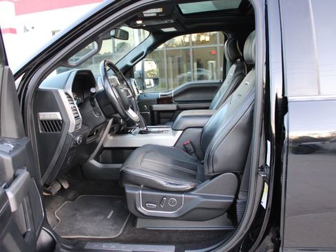 Used 2017 Ford F150 Platinum w/ Equipment Group 701A Luxury image 7