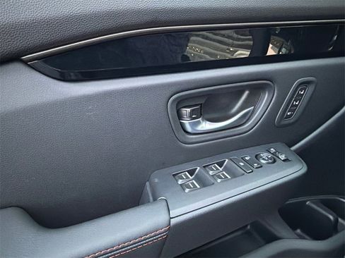 New 2025 Honda Pilot TrailSport image 38