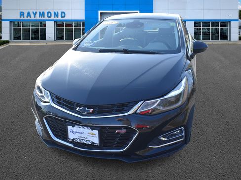 Used 2018 Chevrolet Cruze Premier image 7