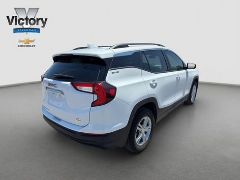 Used 2024 GMC Terrain SLE w/ Driver Convenience Package FWD image 7