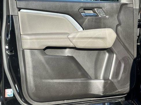 Used 2024 Chevrolet Colorado ZR2 w/ ZR2 Convenience Package III image 11