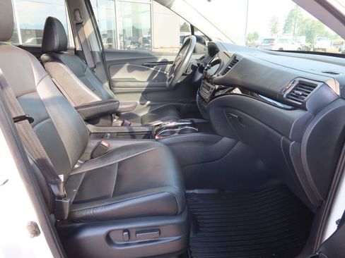 Used 2019 Honda Pilot Touring image 20