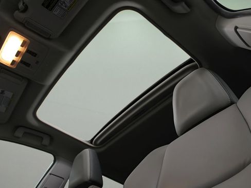 Used 2014 Toyota RAV4 Limited FWD image 30