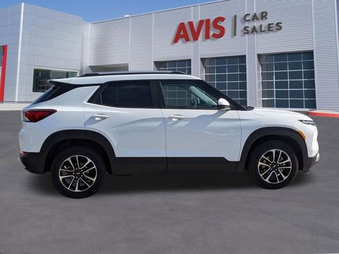 Used 2025 Chevrolet TrailBlazer LT AWD/4WD image 5