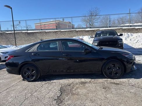 Used 2023 Hyundai Elantra SEL w/ Cargo Package image 17