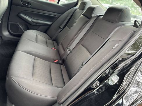 Used 2025 Nissan Altima 2.5 SV FWD image 37