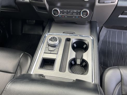 Used 2021 Ford Expedition XLT image 22