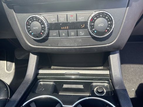 Used 2018 Mercedes-Benz GLE 350 4MATIC image 37