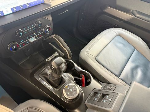Used 2023 Ford Bronco Outer Banks w/ Sasquatch Package AWD/4WD image 15