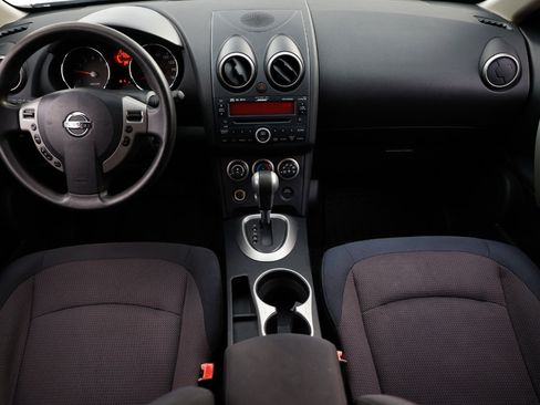 Used 2010 Nissan Rogue SL w/ Premium Pkg image 2