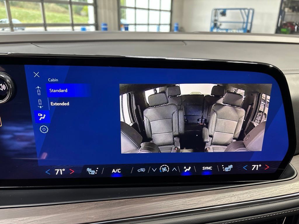 Used 2026 Chevrolet Suburban LT w/ Comfort Package AWD/4WD image 33