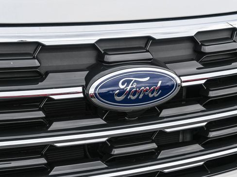 Used 2025 Ford Explorer Active image 12