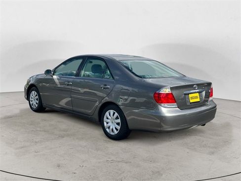 Used 2005 Toyota Camry LE image 4
