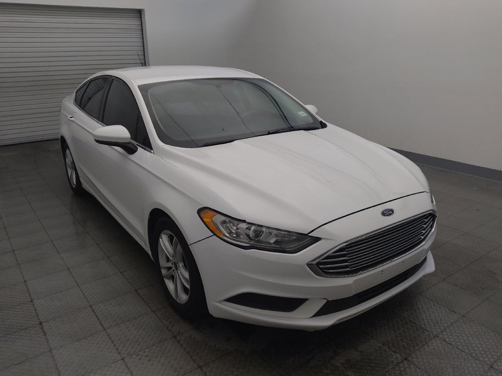 Used 2018 Ford Fusion SE w/ Fusion SE Technology Package FWD image 13