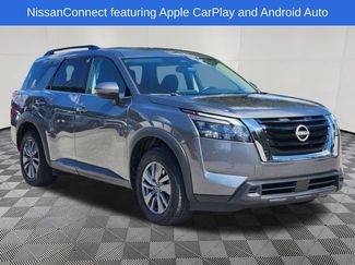 Used 2025 Nissan Pathfinder SV FWD video 3