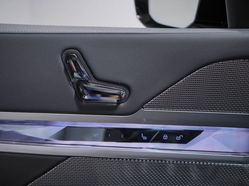 New 2026 BMW 740i w/ Premium Package image 17