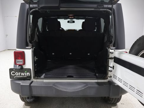 Used 2018 Jeep Wrangler Unlimited Sport S AWD/4WD image 18