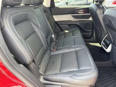 Used 2025 Lincoln Nautilus Premier AWD/4WD image 12